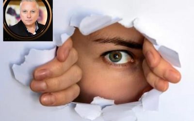 ¿Quién NOS está mirando?