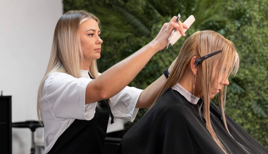 El aprendizaje empírico de la peluquería en un 60%